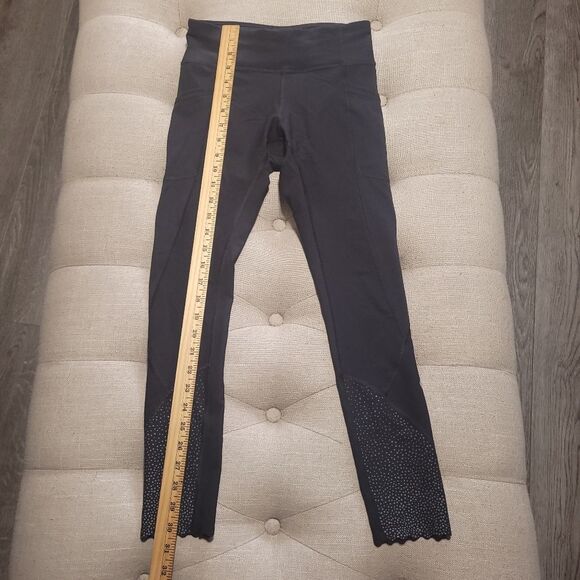 Lululemon Stuff Tight II Scalloped Reflective Dot Hem Cropped Leggings 4 - Picture 11 of 12